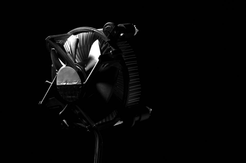 Stolpni hladilnik za procesor s 120 mm ventilatorjem