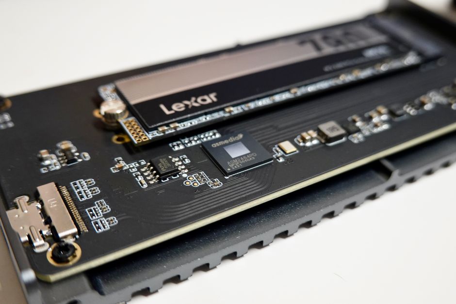 NVMe M.2 SSD disk 1 TB